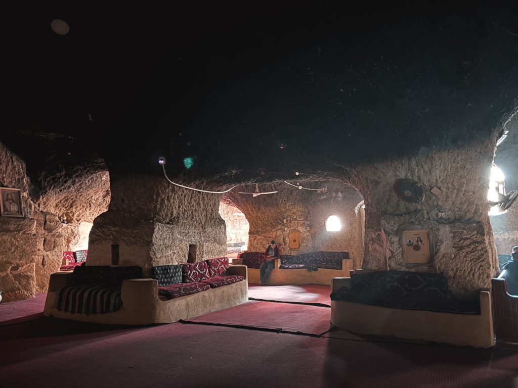 洞穴教堂 The Cave Church